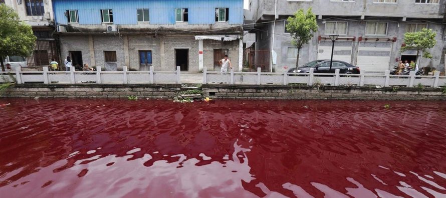 Misteriozna crvena reka u Kini