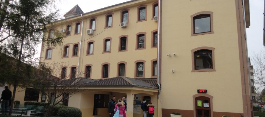 E-gimnazija prva u Srbiji otvara školu van zemlje