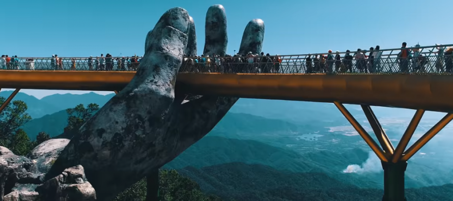 Ovaj most pridržavaju gvozdene ruke